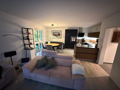 eb363523-4c9f-4dd9-9ec8-bd1c5edbb408.JPG - 