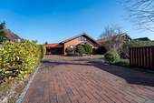 Einfahrt - 7 Zimmer Einfamilienhaus zum Kaufen in Worpswede / Hüttenbusch
