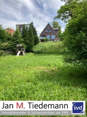 Grundstück mit Haus - 