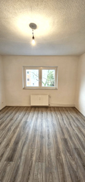 Schlafzimmer - Renovierte 3-Zimmer-EG-Wohnung mit Tageslichtbad!