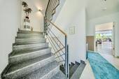 Treppenhaus - 6 Zimmer Einfamilienhaus zum Kaufen in Haag an der Amper