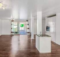 Moderne Stadtwohnung in ruhiger Seitenstraße - mit Balkon und Tiefgarage - Baden-Baden Innenstadt
