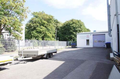 Zufahrt Hafelsstraße - Halle in Krefeld