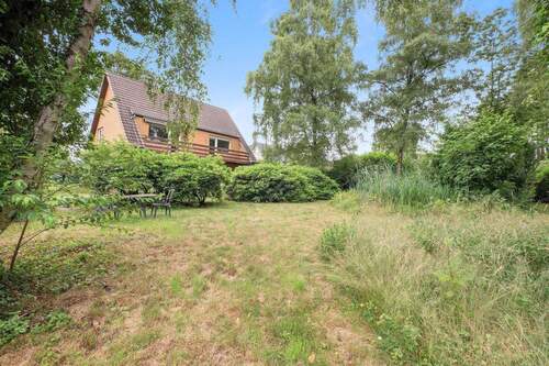 auf dem eigenen 1.211m²-Grundstück - 