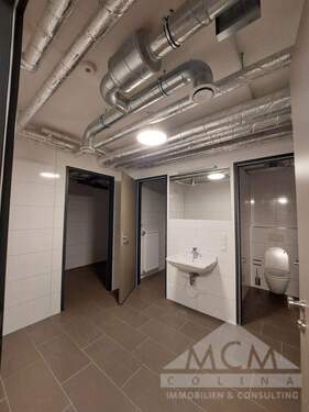 Sanitäranlage - Büro mit 150,00 m&sup2; in Offenbach am Main zur Miete