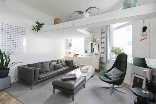 Wohnzimmer - 2 Zimmer Etagenwohnung zum Kaufen in Köln