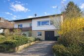Ansicht - Wohnen mit Aussicht in Eschelbronn: Freistehendes Ein-Zweifamilienhaus mit Potenzial