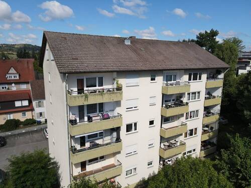 Außenansicht Balkon - 4 Zimmer Etagenwohnung zum Kaufen in Singen
