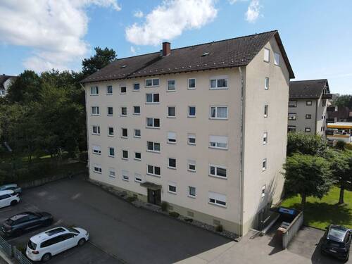 Außenansicht Eingang - 4 Zimmer Etagenwohnung in Singen