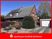 Straßenansicht - Doppelhaushälfte mit Garage - 358.000,00 EUR Kaufpreis, ca.  103,50 m² Wohnfläche