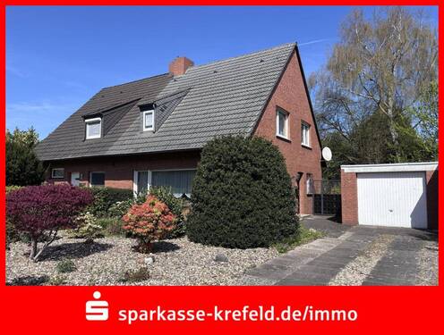 Straßenansicht - Doppelhaushälfte mit Garage - 358.000,00 EUR Kaufpreis, ca.  103,50 m² Wohnfläche