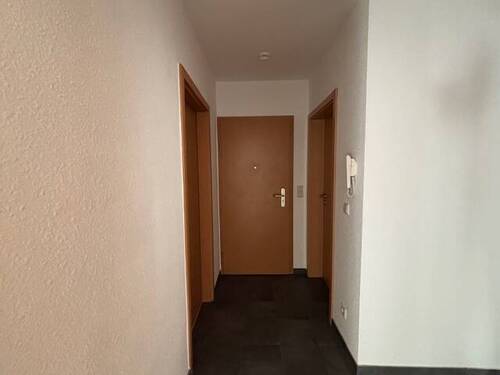 Flur - Etagenwohnung mit 70,00 m&sup2; in Altenburg zur Miete