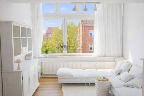 Gemütliches Wohnzimmer - Offenes Wohngefühl auf zwei Ebenen in gefragter Lage