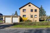 Außenansicht - 6 Zimmer Mehrfamilienhaus, Wohnhaus zum Kaufen in Bienenbüttel