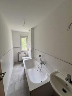 Badezimmer - Vollständig neu renovierte Wohnung mit Balkon...ruhige Lage in Bad Düben!