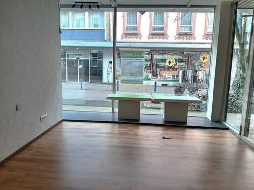 Verkaufsraum - 3 Zimmer Büro in Duisburg