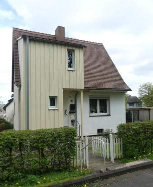 Straßenansicht Eingangsbereich - Provisionsfrei für Ersteher - EFH in Kassel - Zwangsversteigerung!