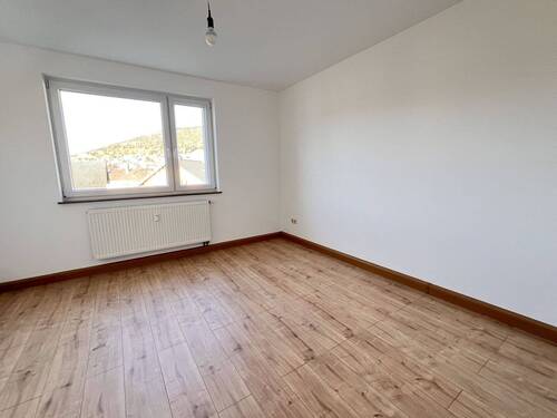 Schlafzimmer - 3 Zimmer Etagenwohnung zur Miete in Bürgstadt