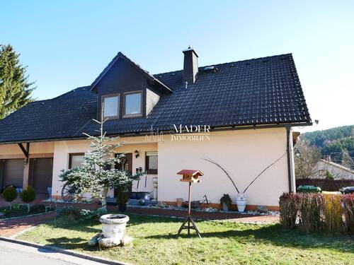 Außenansicht - 7 Zimmer Einfamilienhaus zum Kaufen in Tettau