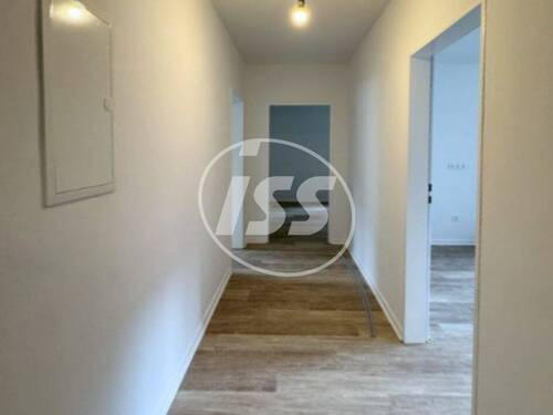 Flur EG - 2 Zimmer Etagenwohnung zur Miete in Dortmund