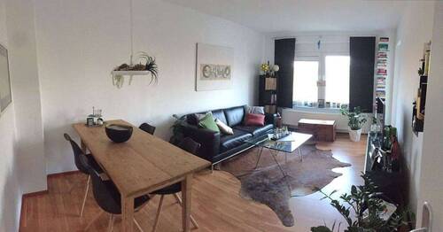 Einrichtungsbsp. Wohnzimmer - Gepflegte 2-Zimmerwohnung im Regensburger Westen mit Loggia und Garage