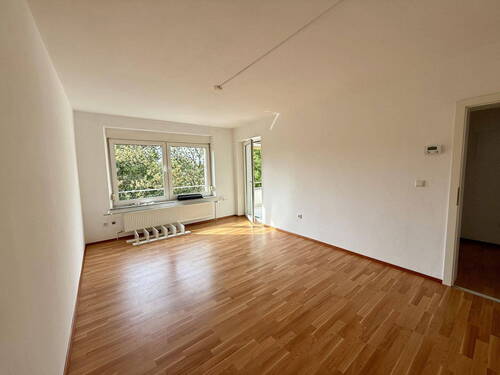 Wohnzimmer - 2 Zimmer Etagenwohnung in Regensburg