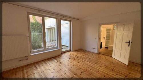 Schlafzimmer ebenerdig mit Hofausgang - 