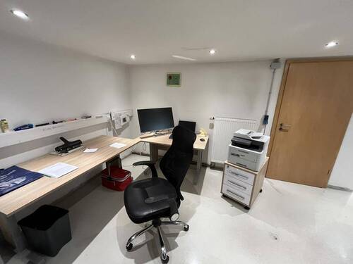Büro im Keller - 