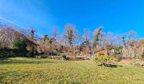 Grundstück Potential - 1 Zimmer Mehrfamilienhaus, Wohnhaus zum Kaufen in Stuttgart