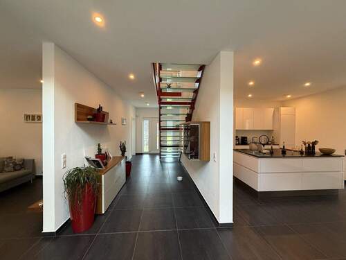 Flur - 6 Zimmer Einfamilienhaus zum Kaufen in Biberach