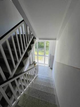 Treppenhaus - Etagenwohnung mit 51,10 m² in Naundorf zur Miete