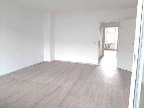 Wohnzimmer/Teilansicht - 3 Zimmer Etagenwohnung zur Miete in Duisburg