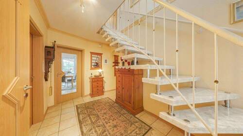 Eingangsbereich - 5 Zimmer Einfamilienhaus zum Kaufen in Brinkum