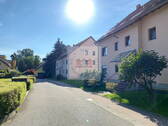 Hausansicht 1 - 3 Zimmer Mehrfamilienhaus, Wohnhaus in Röhrsdorf