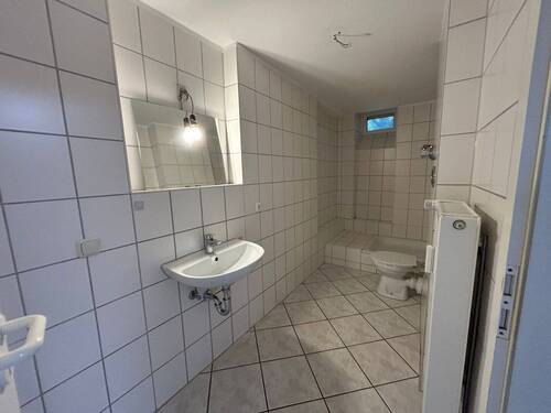 Bad - Büro mit 32,00 m&sup2; in Dresden zur Miete