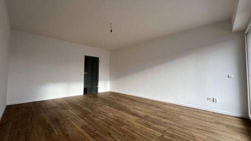 Wohnzimmer - 3 Zimmer Etagenwohnung zur Miete in Leverkusen