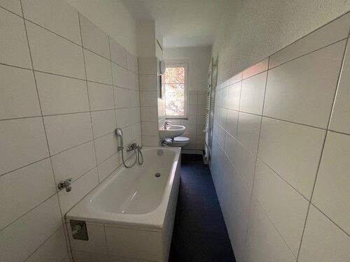 Bad.jpg - 2 Zimmer Etagenwohnung zur Miete in Zwickau