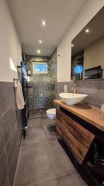 Bad mit Dusche/WC - 