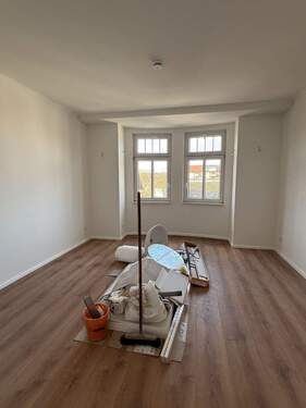 Wohnzimmer - 4 Zimmer Etagenwohnung in Eisenach