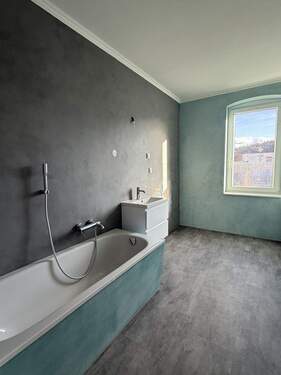 Bad - Etagenwohnung mit 87,70 m&sup2; in Eisenach zur Miete