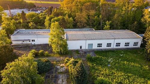 Vogelperspektive - Halle zum Kaufen in Coswig