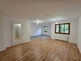 Offener Wohn-, Küchenbereich - Ruhige 2-Zimmer-Wohnung mit Südbalkon -ERSTBEZUG nach Modernisierung-