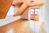 Schlafzimmer - Einfamilienhaus mit 266,00 m² in Landshut zum Kaufen