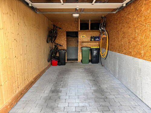 Garage mit Durchgang - 