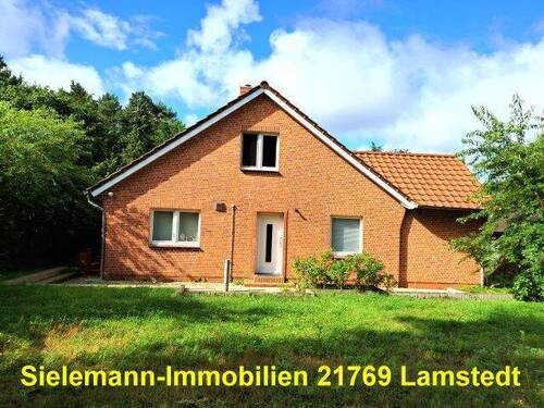 Hausansichtjpg - Saniertes Wohnhaus, Teilkeller, Fußbodenheizung, 2 Bäder, elektrische Außenjalousien (Solar)