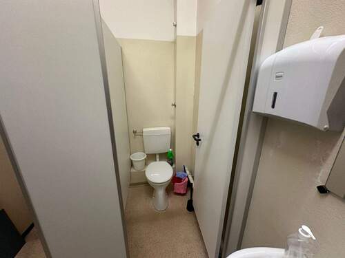 Toilette 2 - Büro mit 180,00 m&sup2; in Berlin zur Miete