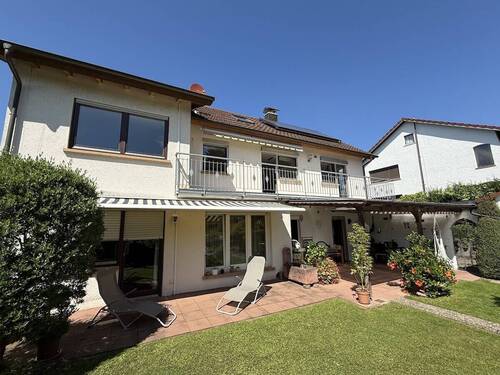 Ansicht Terrasse - PROVISIONSFREI!!! Super Lage, schönes Grundstück mit großem Generationenhaus in Lahr