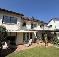 PROVISIONSFREI!!! Super Lage, schönes Grundstück mit großem Generationenhaus in Lahr - Lahr/Schwarzwald