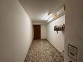 Flur im Keller - 