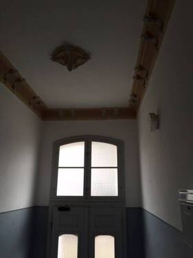 Stuckverzierungen im Eingangsbereich - 